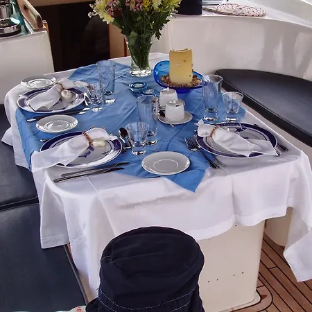 Botel Luxury Sailing Yacht Sofia Star 1