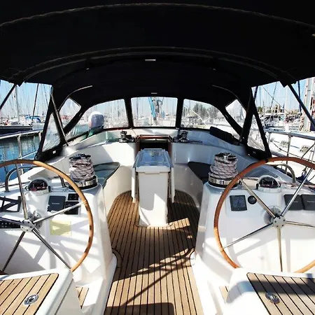 Botel Luxury Sailing Yacht Sofia Star 1 Tourlos